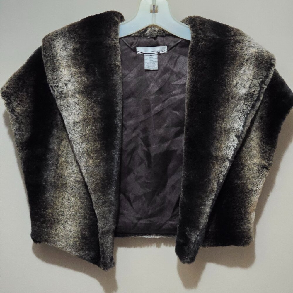 Super cute Faux Fur shrug  Sz M